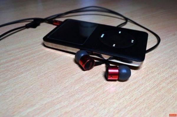 入门级耳机AKG K374怎么样,值不值得推荐?